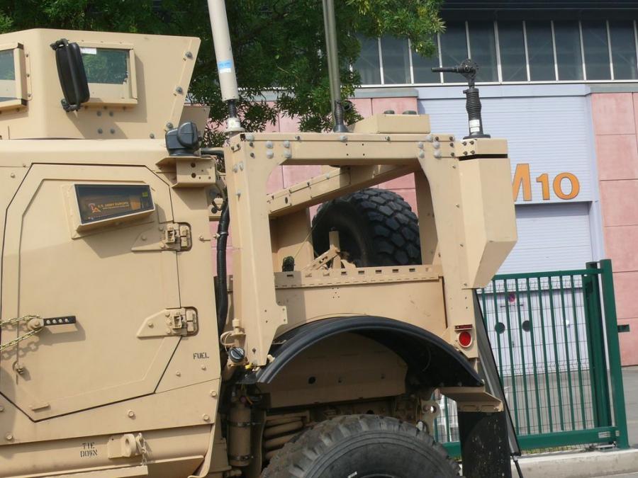Детали экстерьера Oshkosh M-ATV 2009 года  (фото 41 из 676)